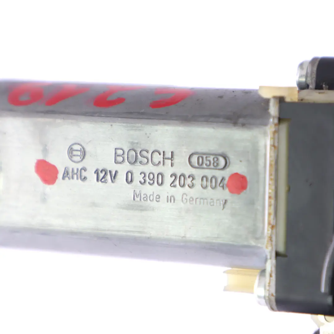 Siège avant droit actionneur de moteur de réglage pour Mercedes W204 C219 à propos du numéro de pièce 0390203004 Mercedes W204 C219 Siège avant droit actionneur de moteur de réglage - SKU 0390203004-1 - Numéro de pièce 0390203004