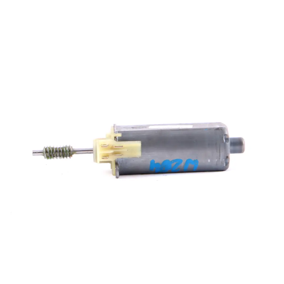  Mercedes-Benz C W204 Front Right O/S Seat Adjuster Motor Actuator 0 - SKU 390203004 - Part number 0390203004