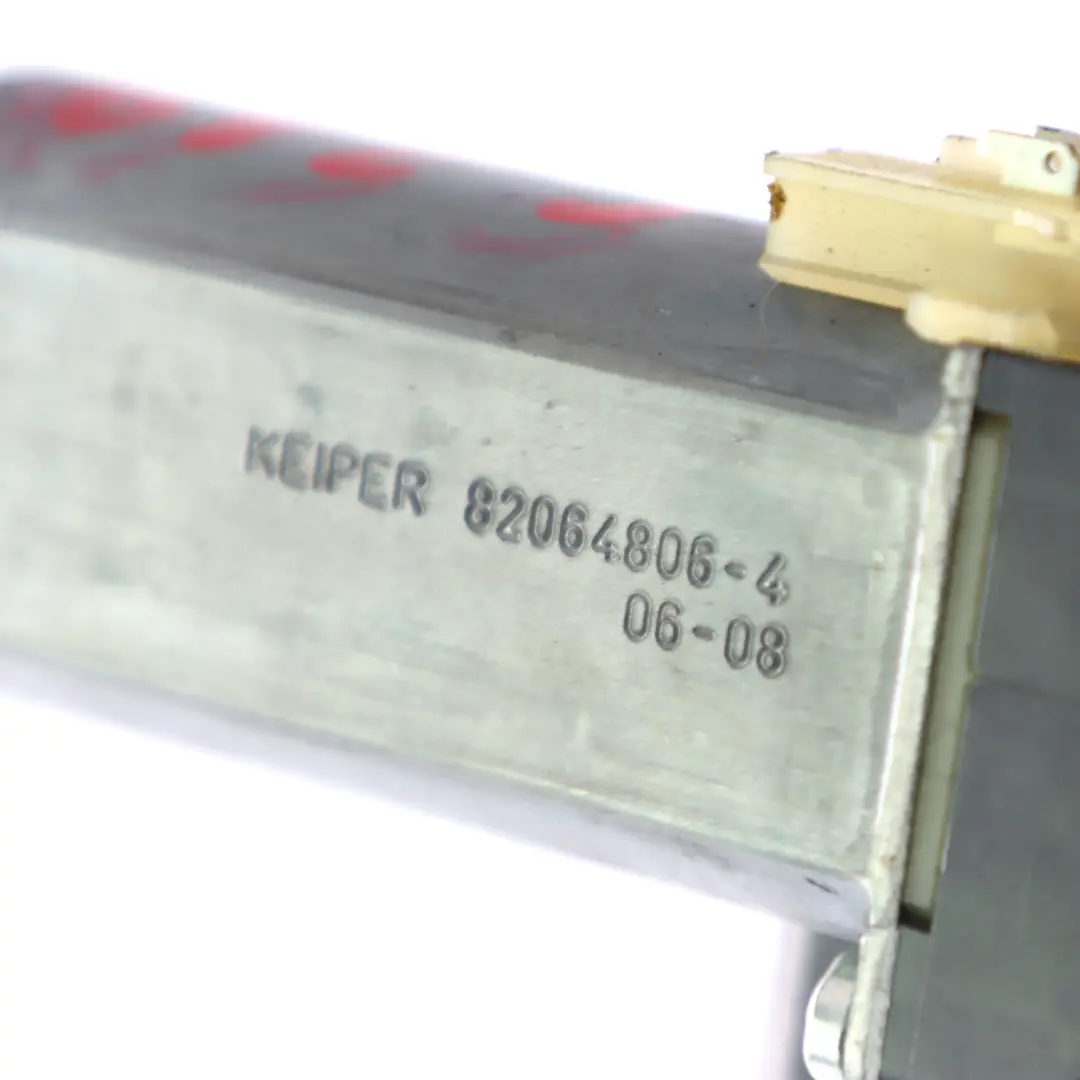 Regolatore del sedile anteriore destro Attuatore per Mercedes W204 C219 con numero di parte 0390203206 Mercedes W204 C219 Regolatore del sedile anteriore destro Attuatore - SKU 0390203206-1 - Numero di parte 0390203206