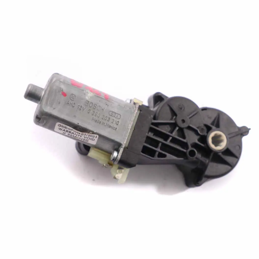 Regolatore sedile anteriore sinistro Attuatore motore 0 per Mercedes W164 con numero di parte 0390203210 Mercedes W164 Regolatore sedile anteriore sinistro Attuatore motore 0 - SKU 390203210 - Numero di parte 0390203210