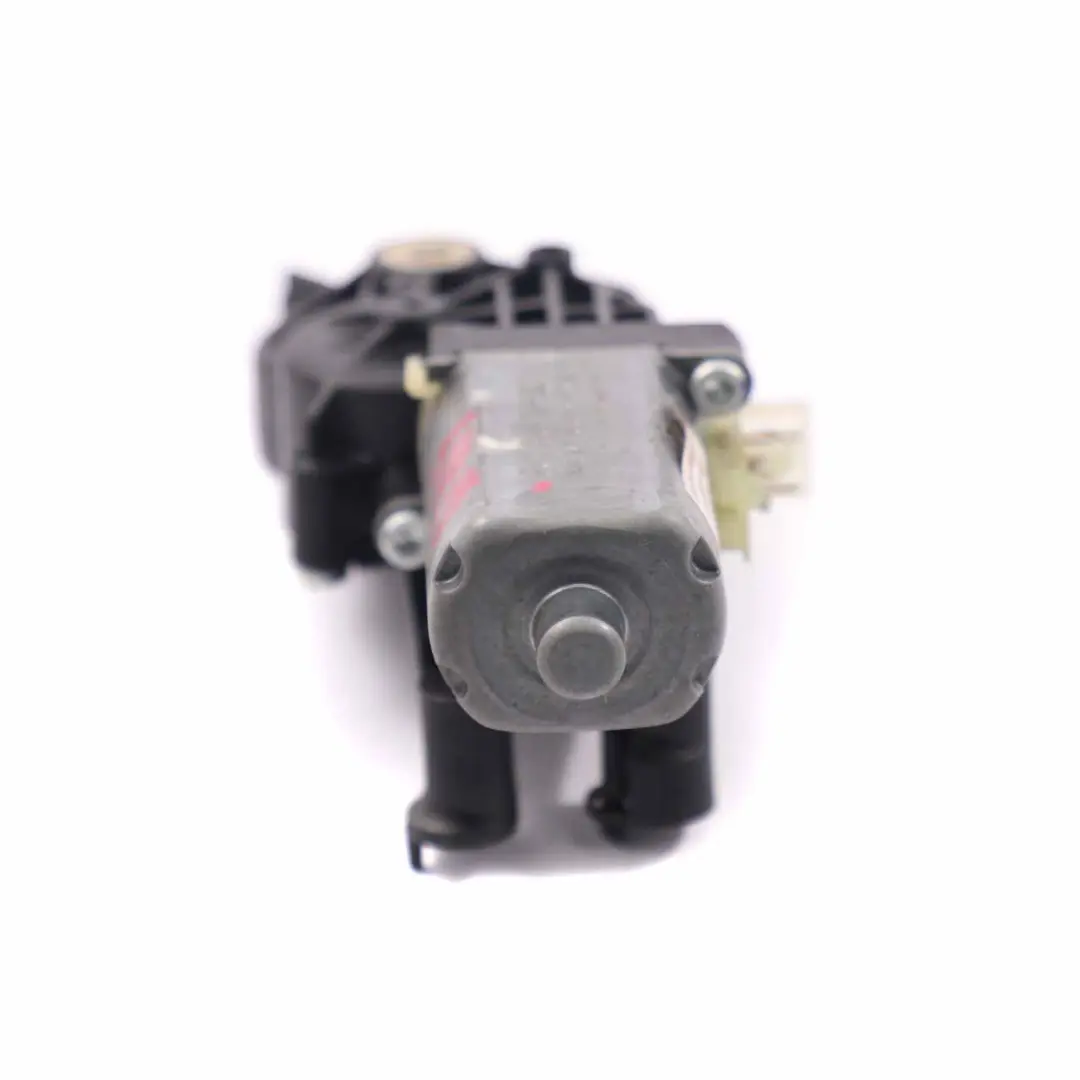Regolatore sedile anteriore sinistro Attuatore motore 0 per Mercedes W164 con numero di parte 0390203210 Mercedes W164 Regolatore sedile anteriore sinistro Attuatore motore 0 - SKU 390203210 - Numero di parte 0390203210