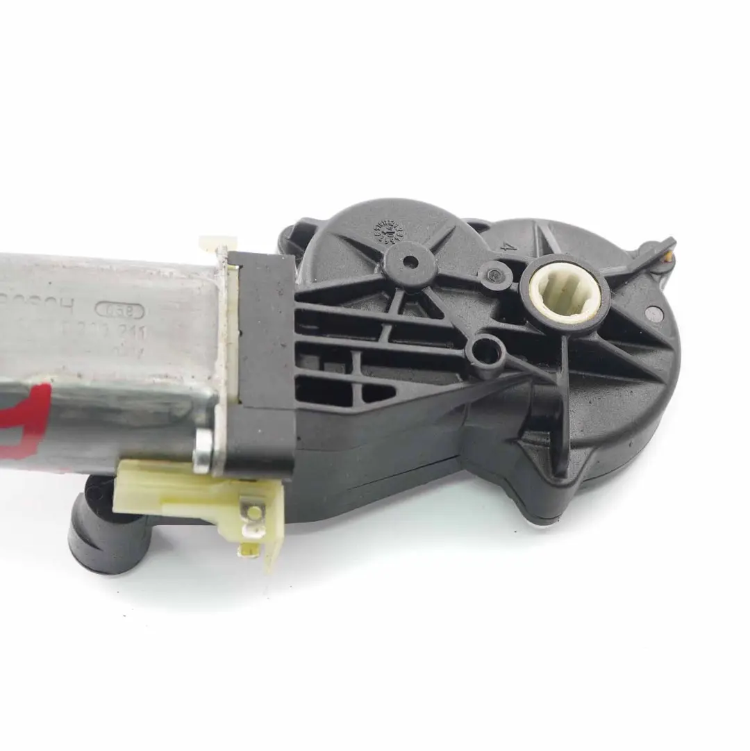 Moteur siège avant gauche d'entraînement du réglage pour Mercedes W211 à propos du numéro de pièce 0390203211 Mercedes W211 Moteur siège avant gauche d'entraînement du réglage - SKU 0390203211 - Numéro de pièce 0390203211