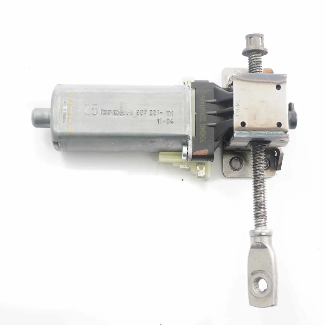  Motore di regolazione del sedile Mercedes W221 Attuatore anteriore 0 - SKU 390203254 - Numero di parte 0390203254