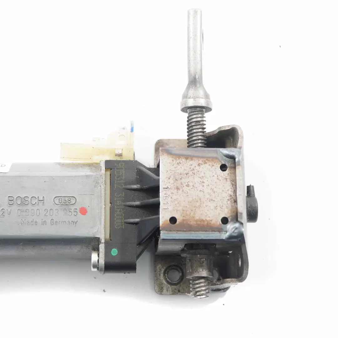 ajuste del asiento Mercedes W221 Actuador motor delantero para Motor de con número de pieza 0390203255 Motor de ajuste del asiento Mercedes W221 Actuador motor delantero - SKU 0390203255 - Número de pieza 0390203255