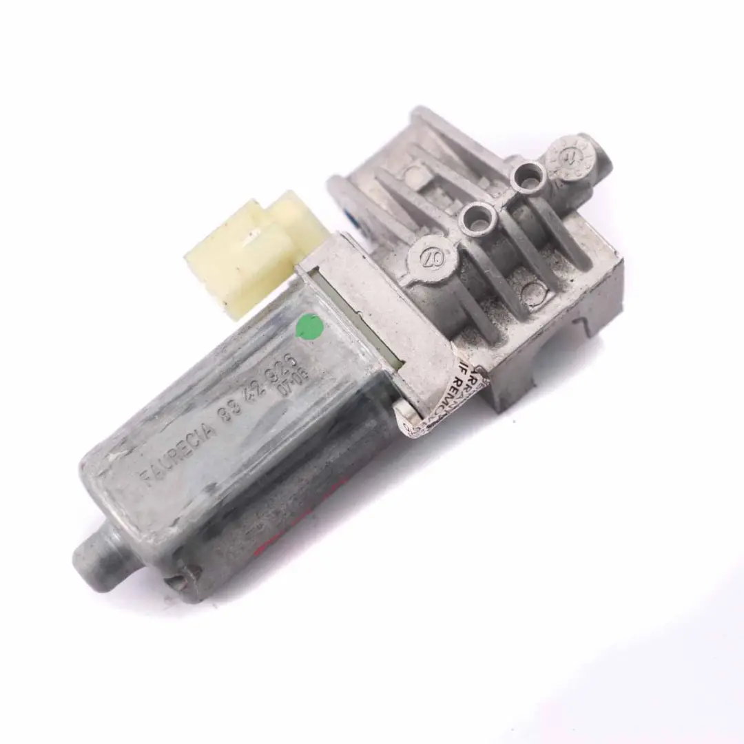 Front Left N/S Adjustment Drive Actuator 0 to BMW X5 E70 Seat Motor with Part number 0390203272 BMW X5 E70 Seat Motor Front Left N/S Adjustment Drive Actuator 0 - SKU 390203272 - Part number 0390203272