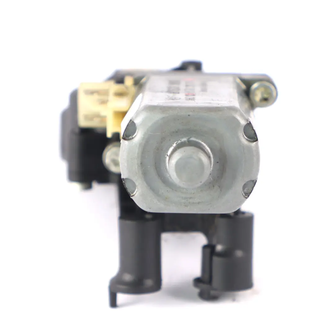 Siège Avant Gauche Motor Actuator 0390203208 pour Mercedes W204 à propos du numéro de pièce 0390203274 Mercedes W204 Siège Avant Gauche Motor Actuator 0390203208 - SKU 0390203274 - Numéro de pièce 0390203274