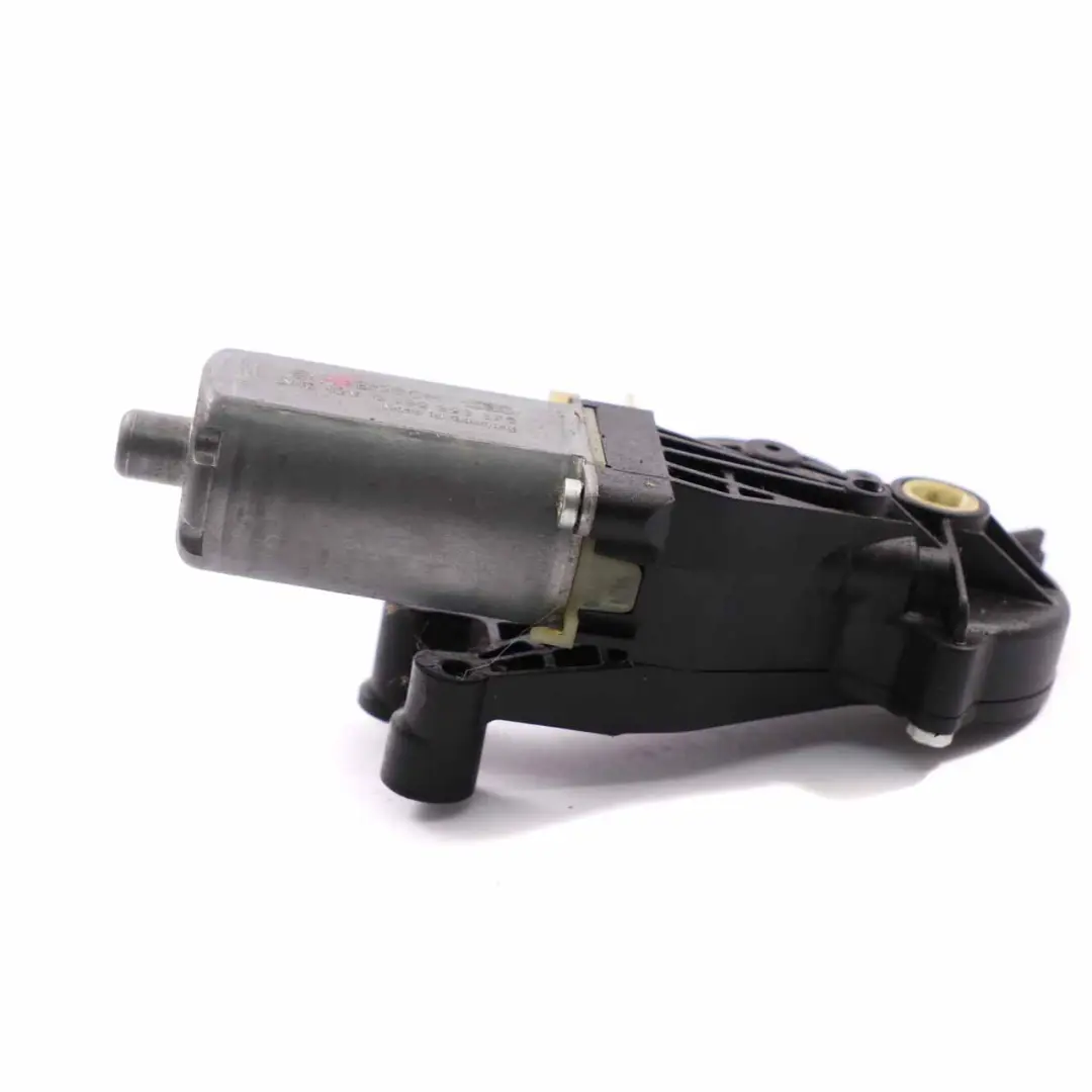 Moteur siège avant gauche d'entraînement réglage pour Mercedes W211 à propos du numéro de pièce 0390203275 Mercedes W211 Moteur siège avant gauche d'entraînement réglage - SKU 0390203275 - Numéro de pièce 0390203275