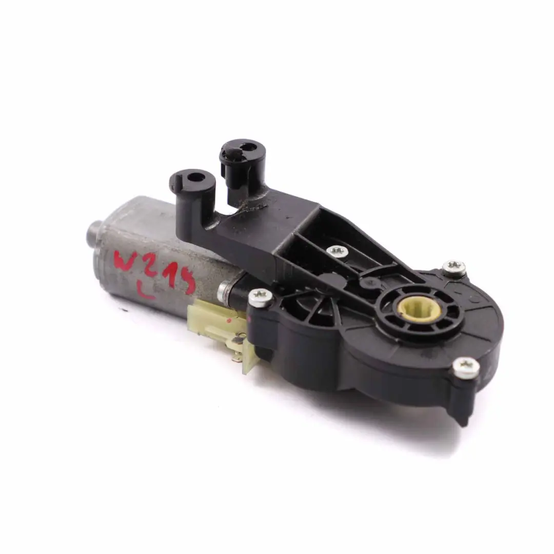 Motor Front Left N/S Adjuster Actuator Drive Unit to Mercedes W211 Seat with Part number 0390203275 Mercedes W211 Seat Motor Front Left N/S Adjuster Actuator Drive Unit - SKU 0390203275 - Part number 0390203275