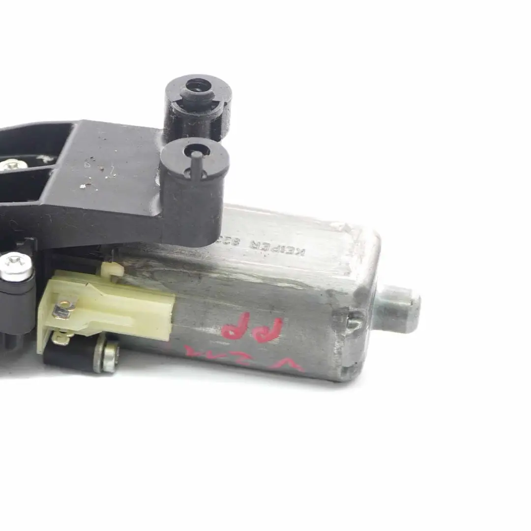 Mercedes W204 W211 Motor del asiento delantero derecho Ajustador 0 - SKU 390203277 - Número de pieza 0390203277