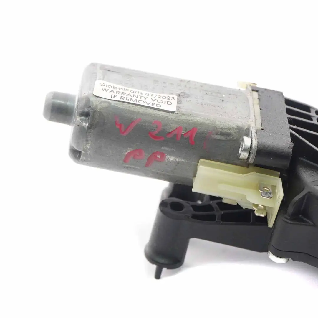 Mercedes W204 W211 Motor del asiento delantero derecho Ajustador 0 - SKU 390203277 - Número de pieza 0390203277