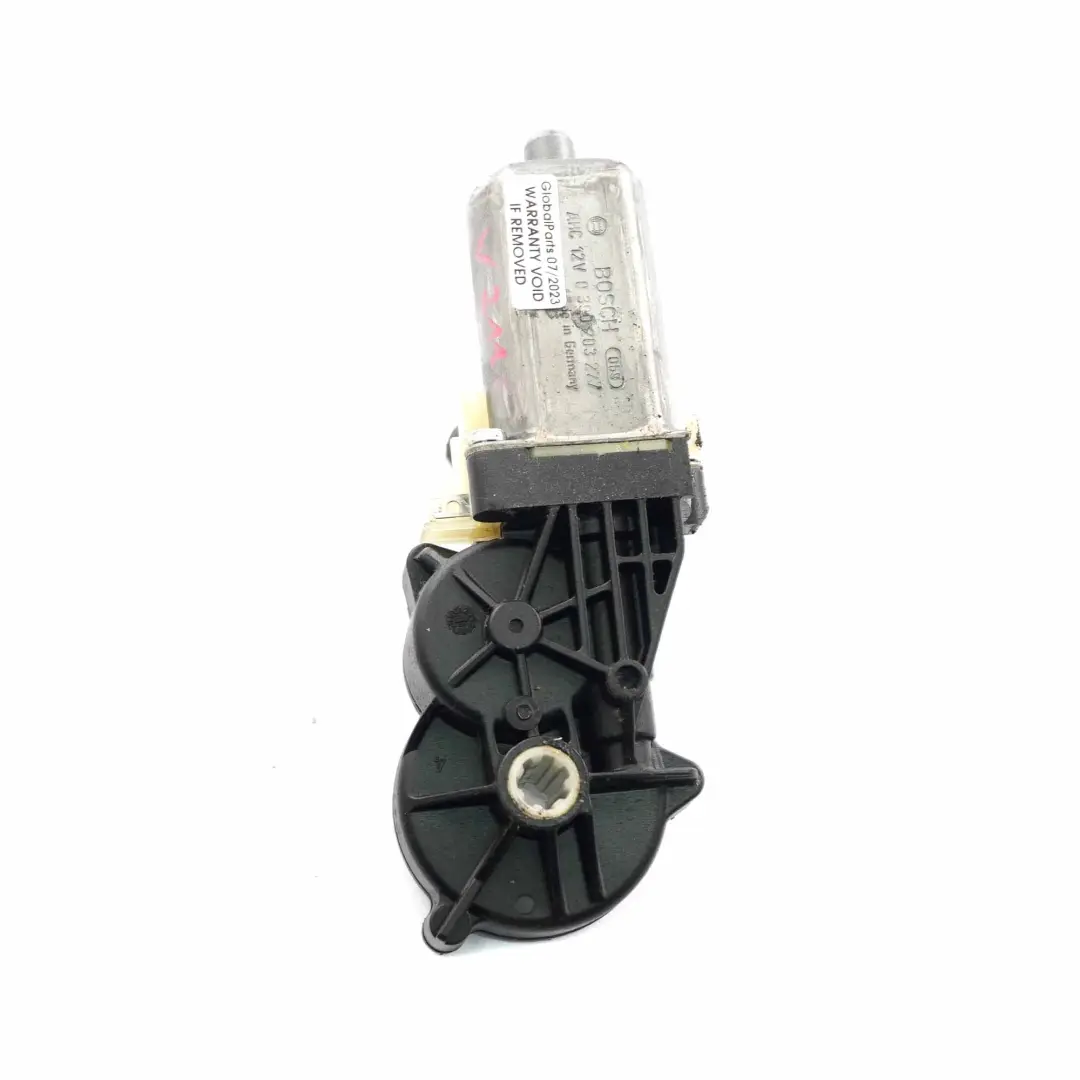 Mercedes W204 W211 Motor del asiento delantero derecho Ajustador 0 - SKU 390203277 - Número de pieza 0390203277