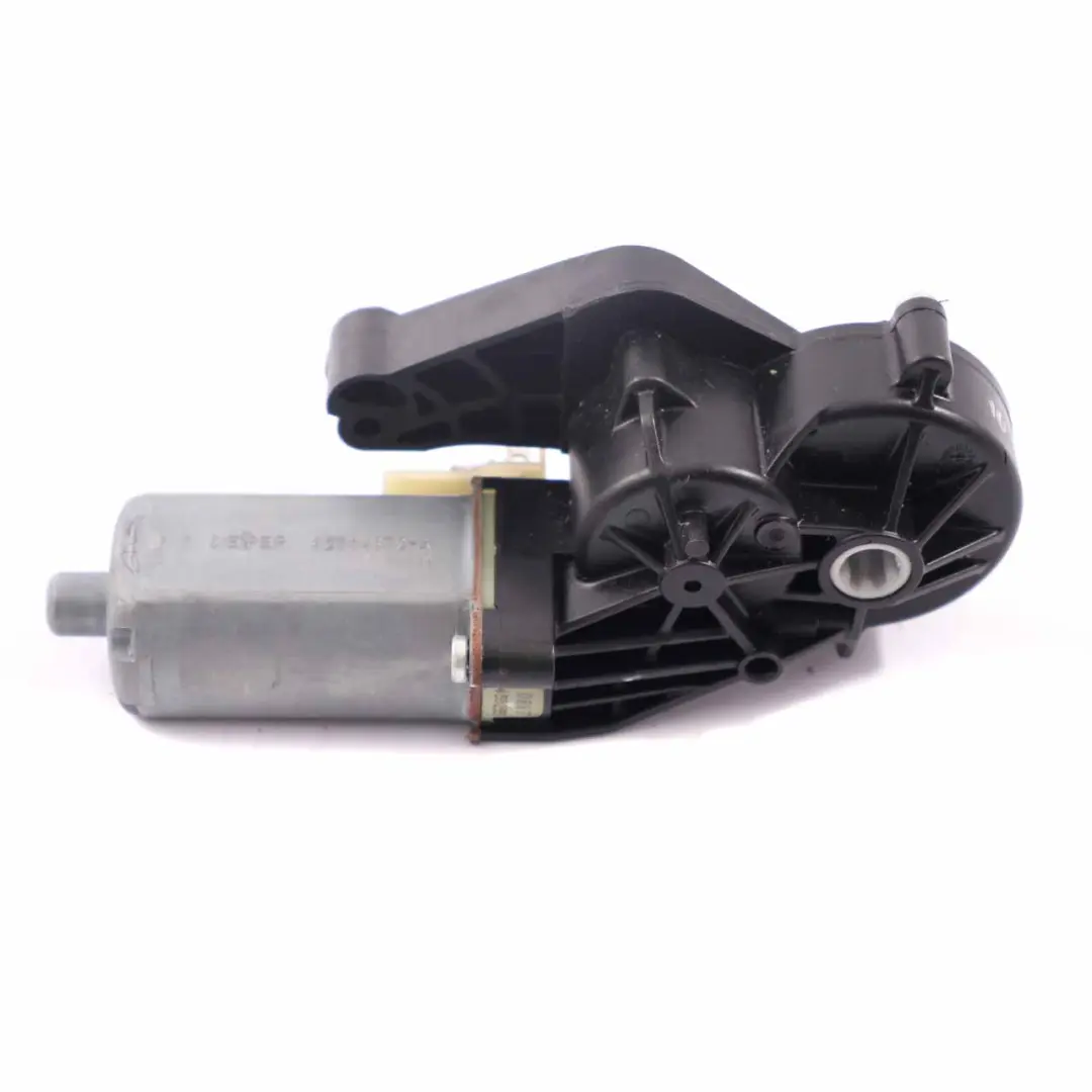 Motor Actuator Front Right O/S Adjuster Motor 0 to Mercedes W212 Seat with Part number 0390203296 Mercedes W212 Seat Motor Actuator Front Right O/S Adjuster Motor 0 - SKU 390203296 - Part number 0390203296