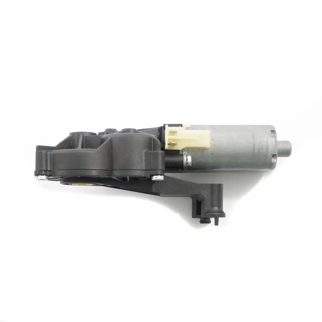 Mercedes W212 Front Seat Motor Left N/S Adjuster Motor Actuator 0 390 203 324 - SKU 390203324 - Part number 0390203324