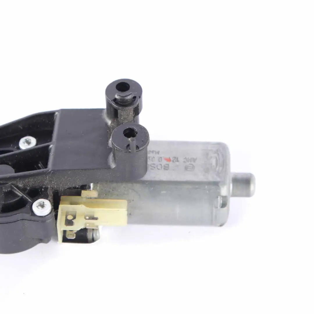 Mercedes W212 Motor Ajuste Asiento Delantero Derecho Regulador Altura 0 - SKU 390203325 - Número de pieza 0390203325