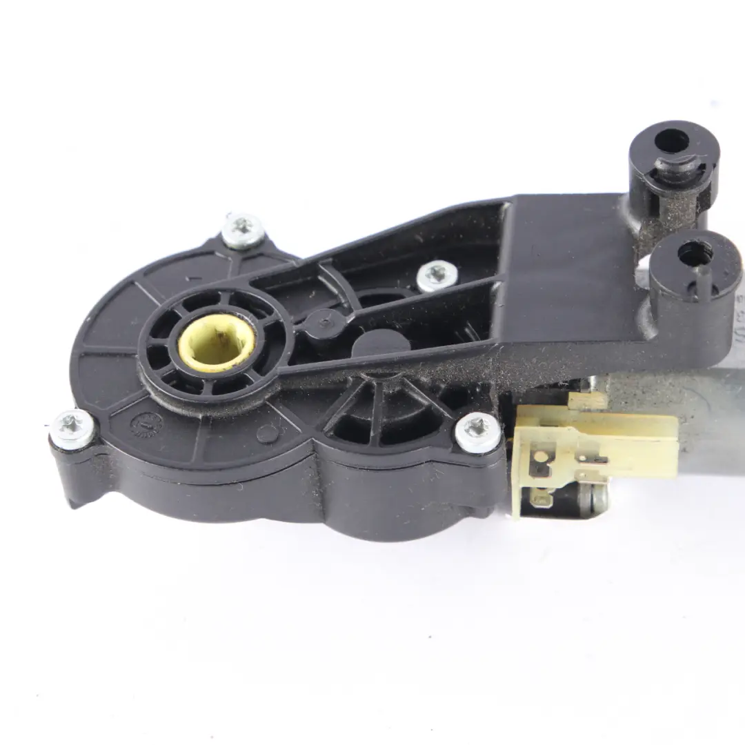 Mercedes W212 Motor Ajuste Asiento Delantero Derecho Regulador Altura 0 - SKU 390203325 - Número de pieza 0390203325