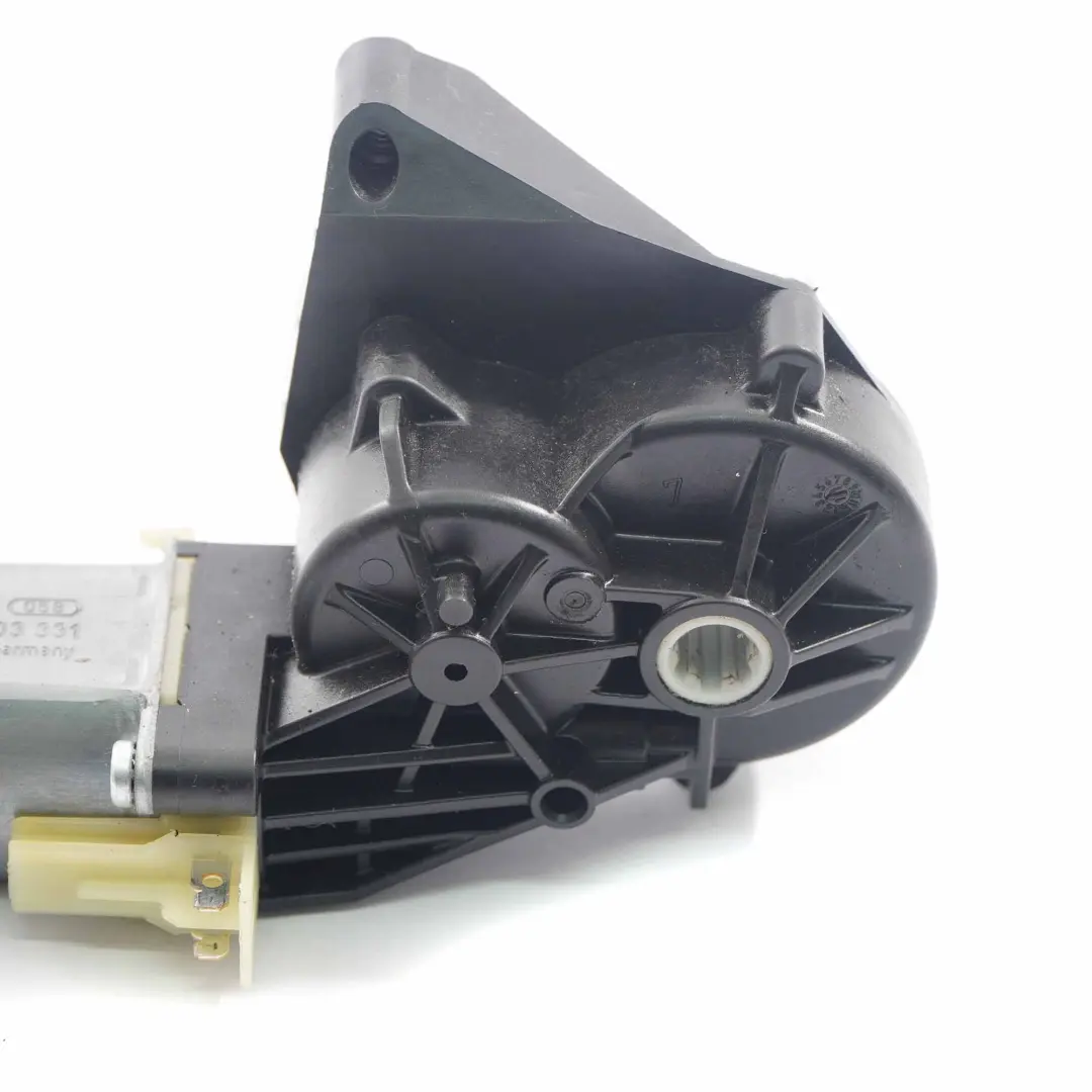  Motor ajuste asiento Mercedes W204 Coupé Actuador asiento delantero - SKU 0390203331 - Número de pieza 0390203331