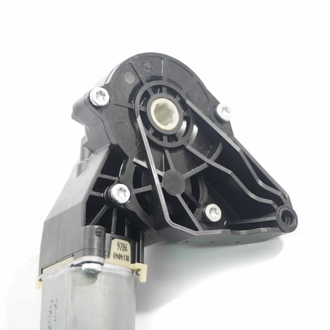  Motor ajuste asiento Mercedes W204 Coupé Actuador asiento delantero - SKU 0390203331 - Número de pieza 0390203331
