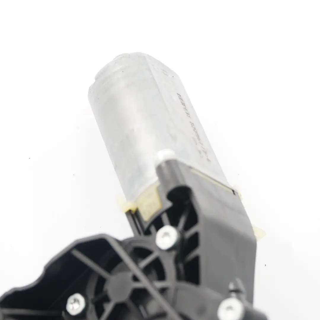 W207 Regolatore motore sedile anteriore destro per Mercedes con numero di parte 0390203333 Mercedes W207 Regolatore motore sedile anteriore destro - SKU 0390203333 - Numero di parte 0390203333