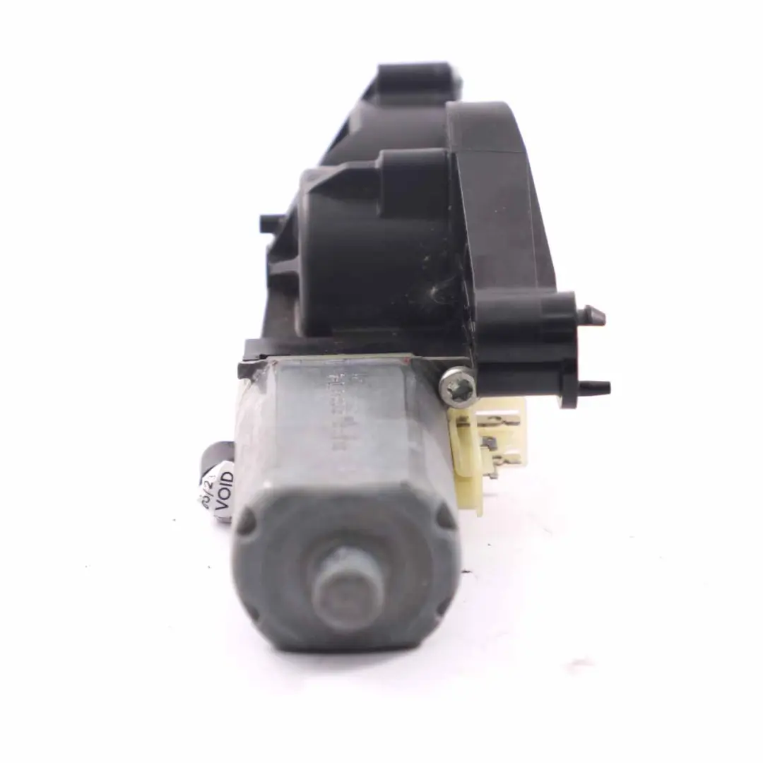 Moteur du siège avant gauche Actionneur de réglage 0 pour Mercedes W212 à propos du numéro de pièce 0390203368 Mercedes W212 Moteur du siège avant gauche Actionneur de réglage 0 - SKU 390203368 - Numéro de pièce 0390203368