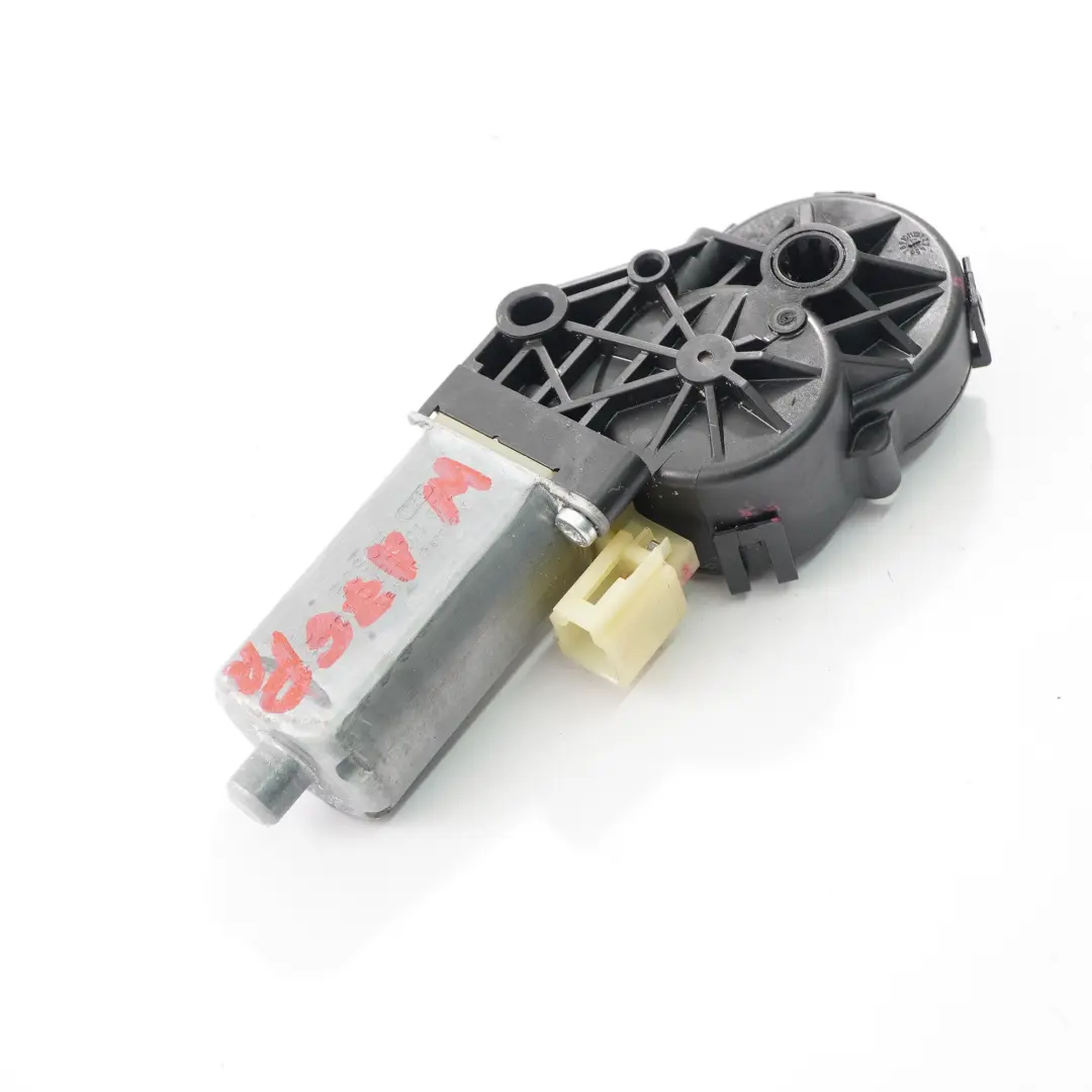 Mercedes W176 Motor asiento delantero derecho Ajuste Actuador 0 - SKU 390203674 - Número de pieza 0390203674