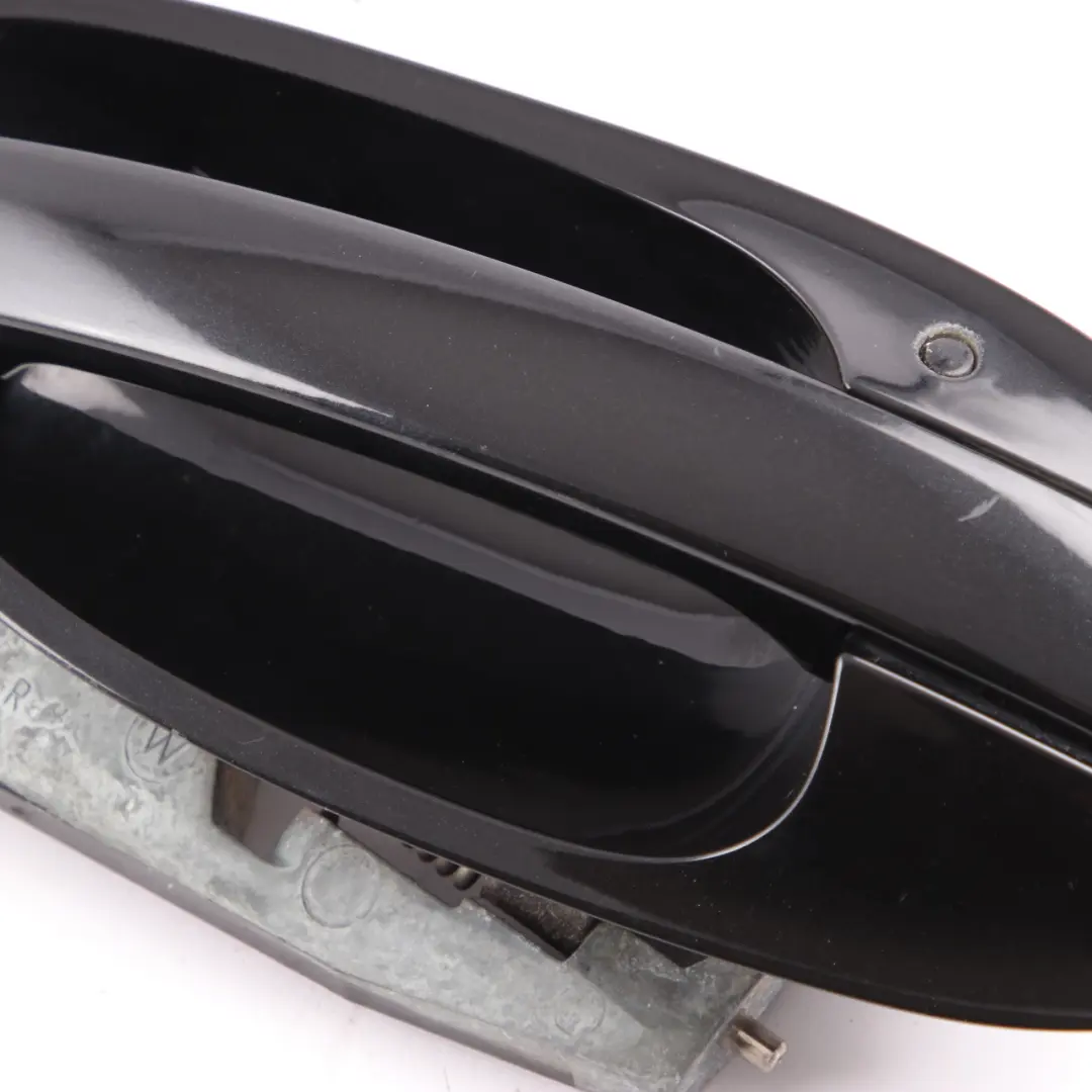 Grab Handle BMW E65 E66 1 Rear Right Door O/S Black Sapphire Metallic 475 to with Part number 0391091 Grab Handle BMW E65 E66 1 Rear Right Door O/S Black Sapphire Metallic 475 - SKU 0391091-BS1 - Part number 0391091