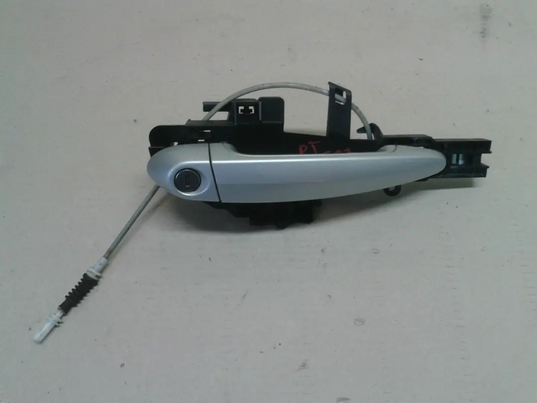 Complete Grab Handle Titan Silver Right O/S to BMW 1 Series 1 E81 E82 E87 E87N E88 with Part number 392542 BMW 1 Series 1 E81 E82 E87 E87N E88 Complete Grab Handle Titan Silver Right O/S - SKU 0392542-TS1 - Part number 392542