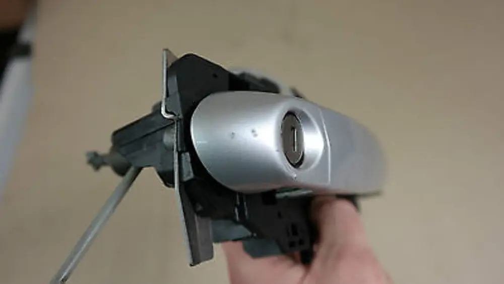 complete grab handle TITAN SILVER front right O/S to BMW 1 Series E81 E82 E87 E87N with Part number 51210392542 BMW 1 Series E81 E82 E87 E87N complete grab handle TITAN SILVER front right O/S - SKU 0392542-TS3 - Part number 51210392542