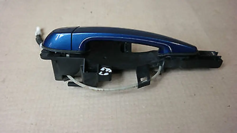 Complete grab handle front left N/S SYDNEYBLAU to BMW 1 SERIES E81 E82 E87 with Part number 51210392545 BMW 1 SERIES E81 E82 E87 Complete grab handle front left N/S SYDNEYBLAU - SKU 0392545-SYD - Part number 51210392545