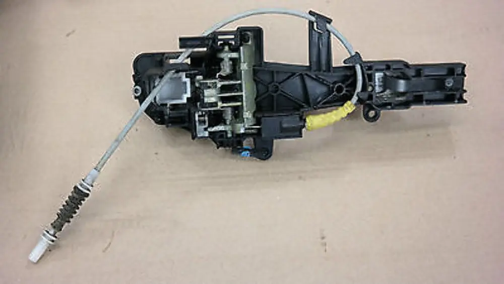 complete grab handle front left N/S Titan Silver to BMW 1 Series E81 E87 with Part number 51210392545 BMW 1 Series E81 E87 complete grab handle front left N/S Titan Silver - SKU 0392545-TS1 - Part number 51210392545