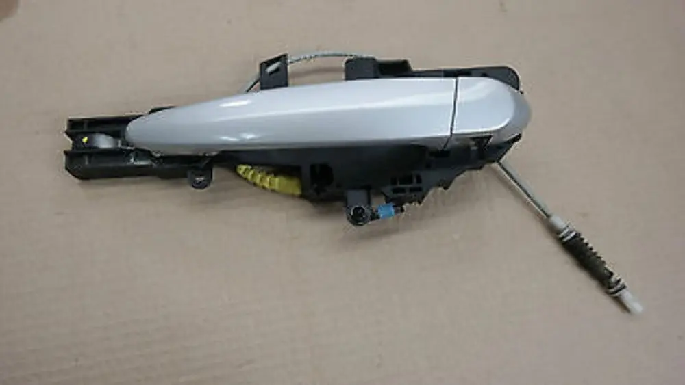 complete grab handle front left N/S Titan Silver to BMW 1 Series E81 E87 with Part number 51210392545 BMW 1 Series E81 E87 complete grab handle front left N/S Titan Silver - SKU 0392545-TS1 - Part number 51210392545