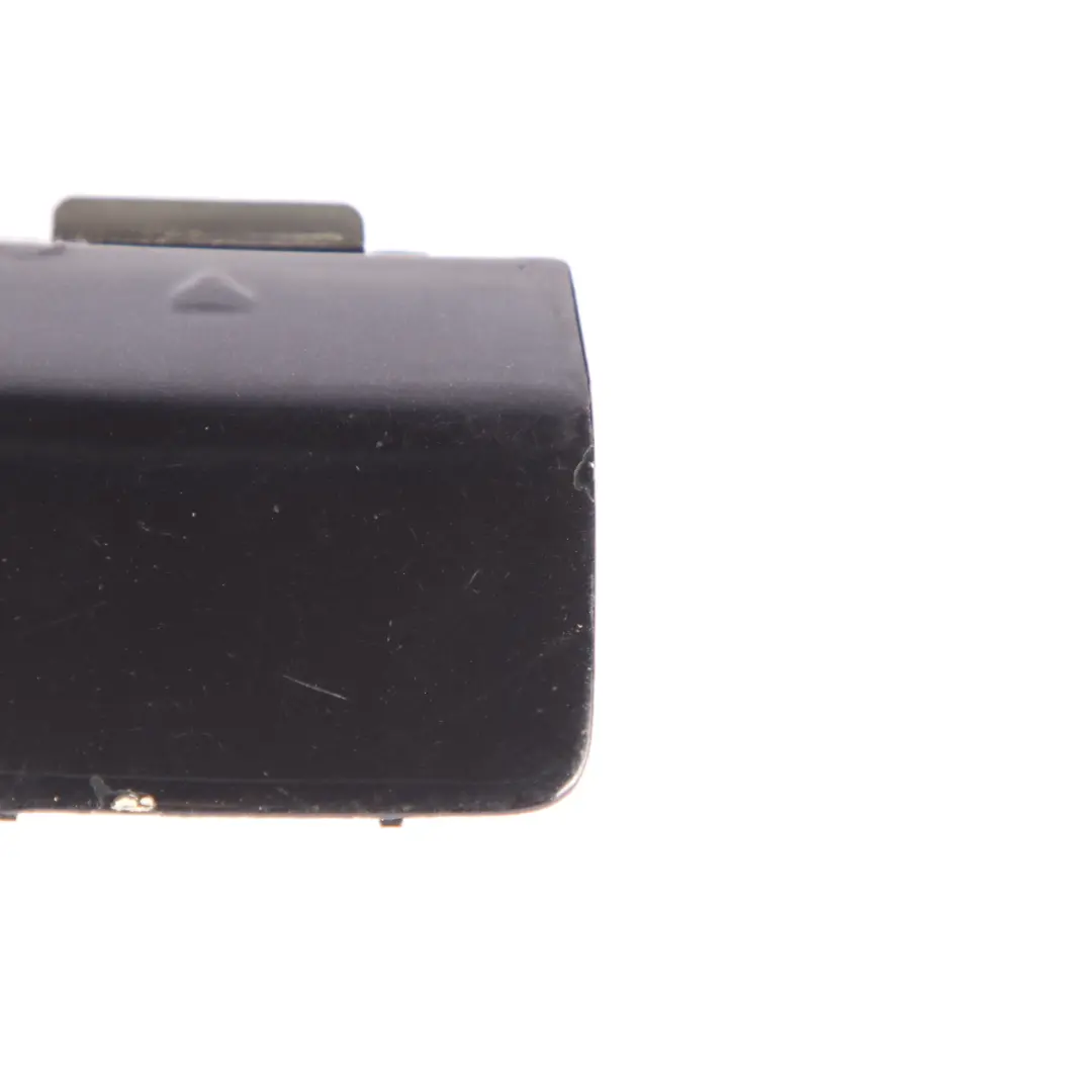 trasero remolque Ojo Gancho Cubierta Flap Carbono Negro 7896617 para BMW E60 M Sport con número de pieza 0395209 BMW E60 M Sport trasero remolque Ojo Gancho Cubierta Flap Carbono Negro 7896617 - SKU 0395209-CAR - Número de pieza 0395209