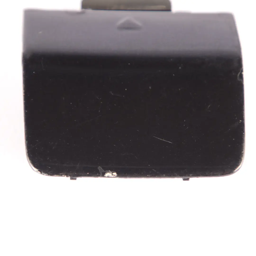 Paraurti posteriore Gancio traino Nero Carbonio 416 7896617 per BMW E60 M Sport con numero di parte 0395209 BMW E60 M Sport Paraurti posteriore Gancio traino Nero Carbonio 416 7896617 - SKU 0395209-CAR - Numero di parte 0395209