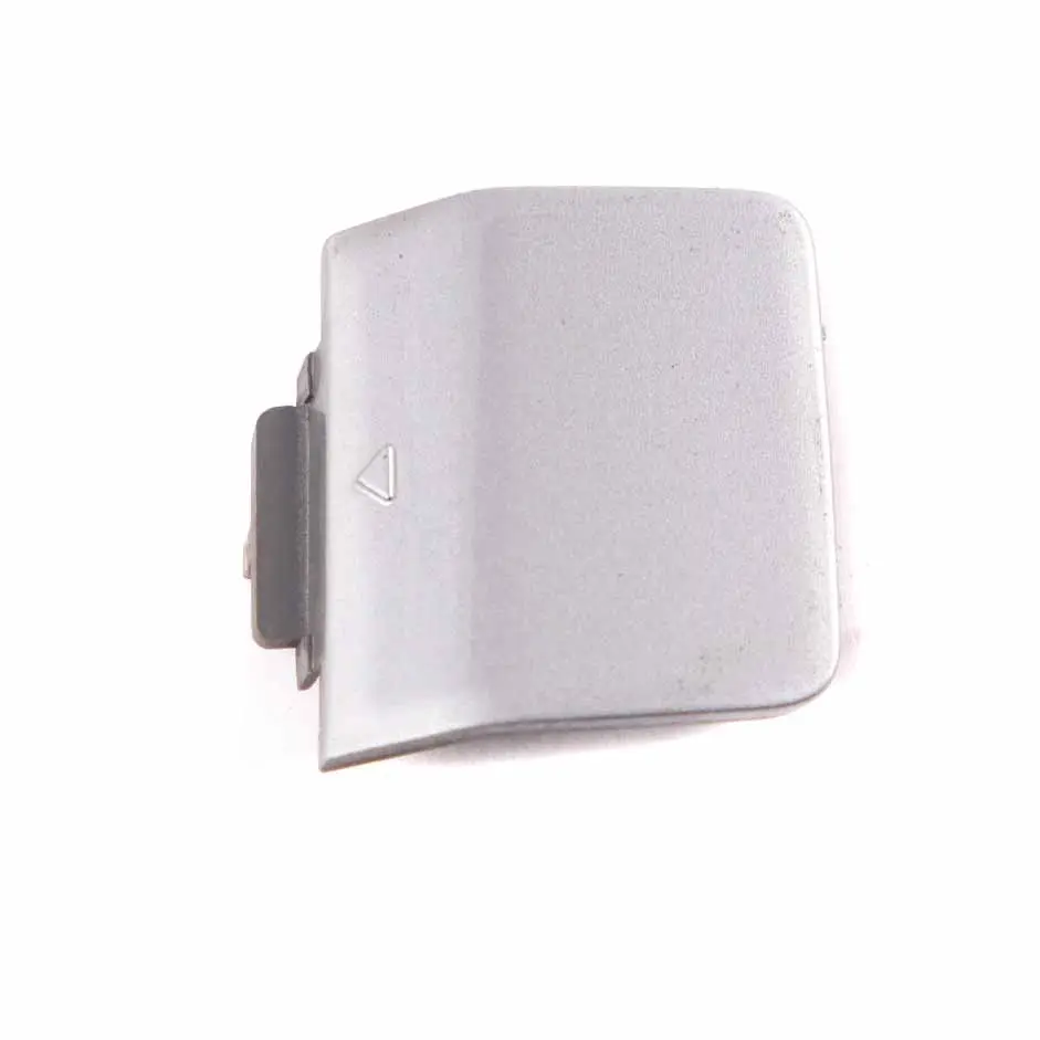 Flap Parachoques Trasero Dremolque Ojo Gris Espacio Metalizado 7896617 para BMW E60 con número de pieza 0395209 BMW E60 Flap Parachoques Trasero Dremolque Ojo Gris Espacio Metalizado 7896617 - SKU 0395209-SCG - Número de pieza 0395209