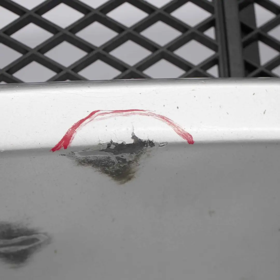 Zderzak Przedni Titansilber - 354 do BMW E65 E66 o numerze 0395300 BMW E65 E66 Zderzak Przedni Titansilber - 354 - SKU 0395300-TS - Numer Części 0395300