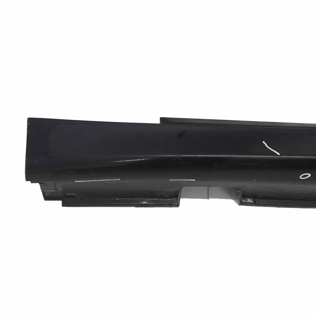 Faldon Cubre umbral puerta Izquierda Tiefseeblau Azul A76 para BMW E60 E61 M5 M Sport con número de pieza 0396899 BMW E60 E61 M5 M Sport Faldon Cubre umbral puerta Izquierda Tiefseeblau Azul A76 - SKU 0396899-DSB1 - Número de pieza 0396899