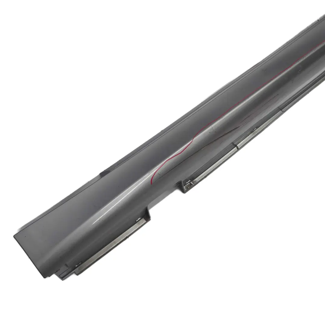 Listello Portiera Gonna Apertura SX Grigio Space - A52 per BMW E60 E61 M Sport M5 con numero di parte 0396899 BMW E60 E61 M Sport M5 Listello Portiera Gonna Apertura SX Grigio Space - A52 - SKU 0396899-SCG - Numero di parte 0396899