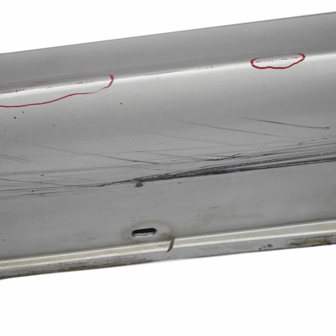 Cubre umbral De puerta Faldon Izquierdo Titansilber - 354 para BMW E60 E61 M5 M Sport con número de pieza 0396899 BMW E60 E61 M5 M Sport Cubre umbral De puerta Faldon Izquierdo Titansilber - 354 - SKU 0396899-TS3 - Número de pieza 0396899