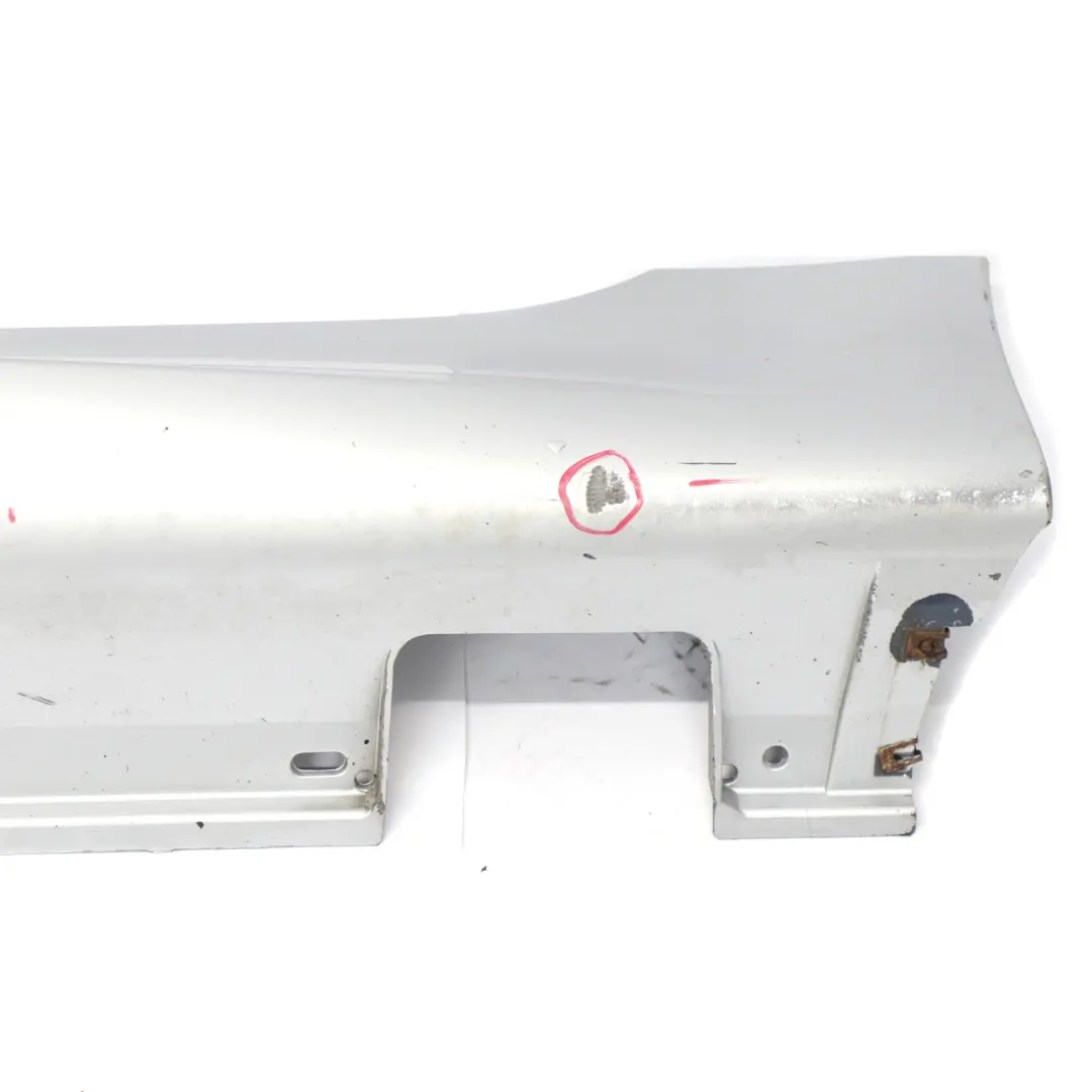 Gonna Sinistra davanzale copertura Titansilber 354 per BMW E60 E61 M5 M Sport con numero di parte 0396899 BMW E60 E61 M5 M Sport Gonna Sinistra davanzale copertura Titansilber 354 - SKU 0396899-TS - Numero di parte 0396899