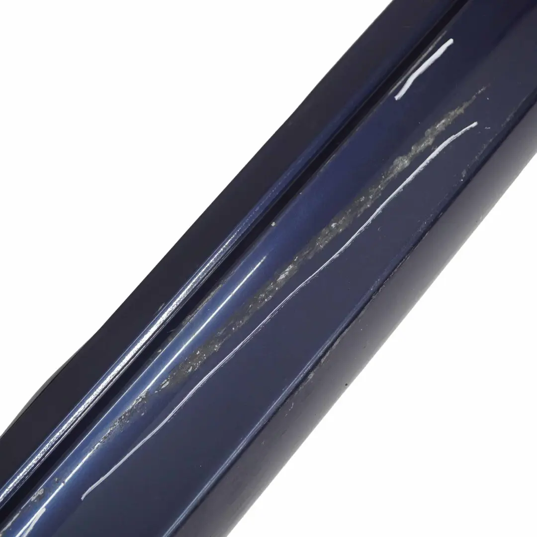 Minigonna laterale M Sport M5 Copri davanzale destro Tiefseeblau - A76 per BMW E60 con numero di parte 0396900 BMW E60 Minigonna laterale M Sport M5 Copri davanzale destro Tiefseeblau - A76 - SKU 0396900-DSB - Numero di parte 0396900
