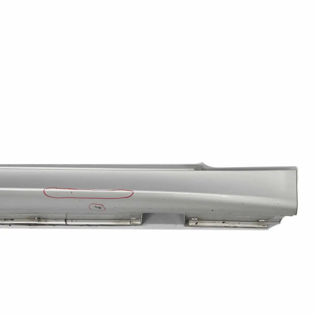 BMW E60 E61 M5 M Sport Bas de Porte Bouchon Droit Argent Titane - 354 - SKU 0396900-TS2 - Numéro de pièce 0396900