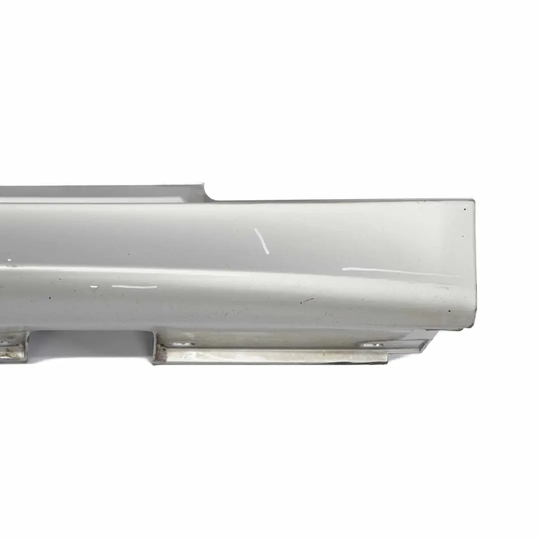 Schwellerleiste Blende Rechts Titansilber - 354 für BMW E60 E61 M5 M Sport mit Teilenummer 0396900 BMW E60 E61 M5 M Sport Schwellerleiste Blende Rechts Titansilber - 354 - SKU 0396900-TS3 - Teilenummer 0396900