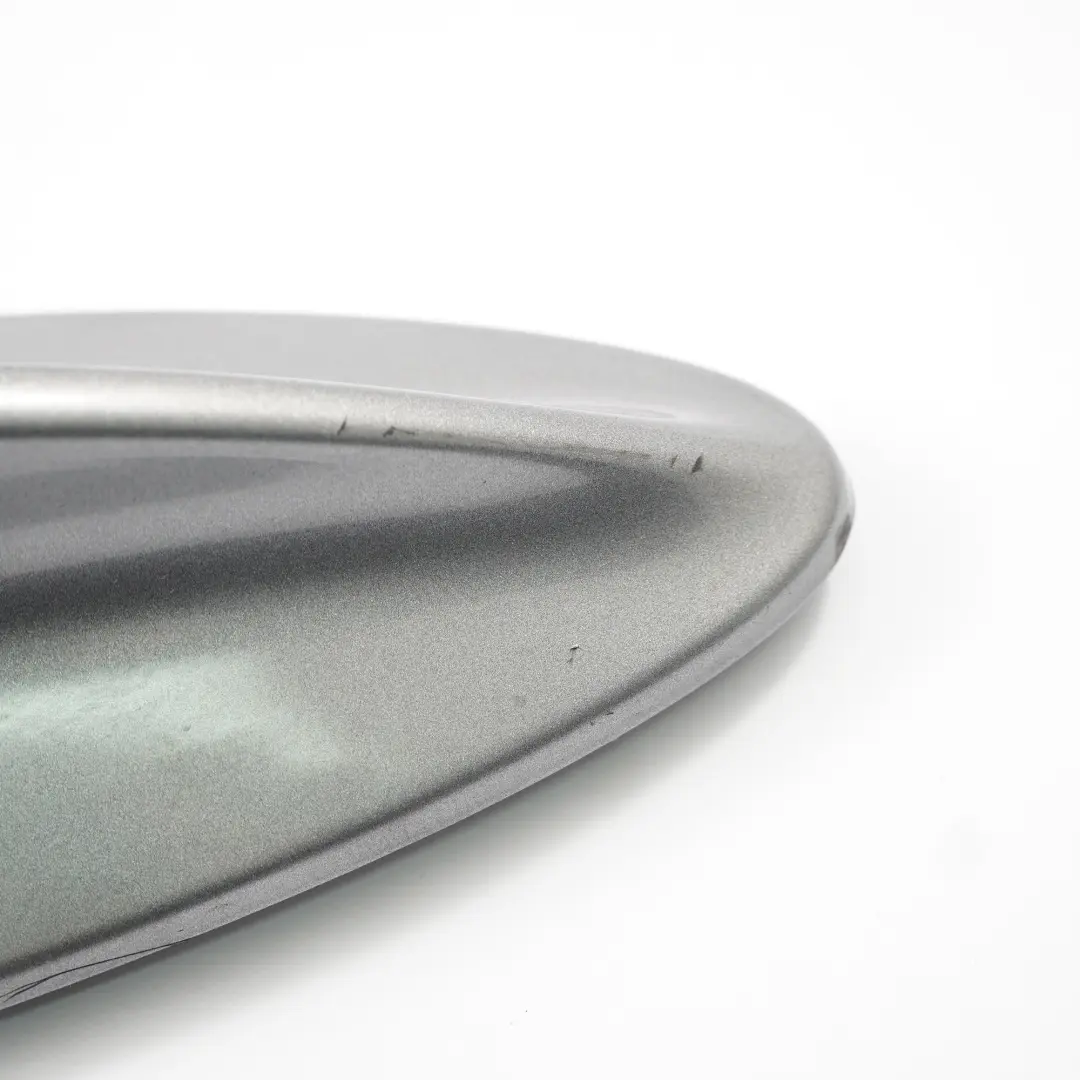 Cache antenne de toit gris espace métallisé - A52 pour BMW E90 E92 à propos du numéro de pièce 0397539 BMW E90 E92 Cache antenne de toit gris espace métallisé - A52 - SKU 0397539-SCG2 - Numéro de pièce 0397539