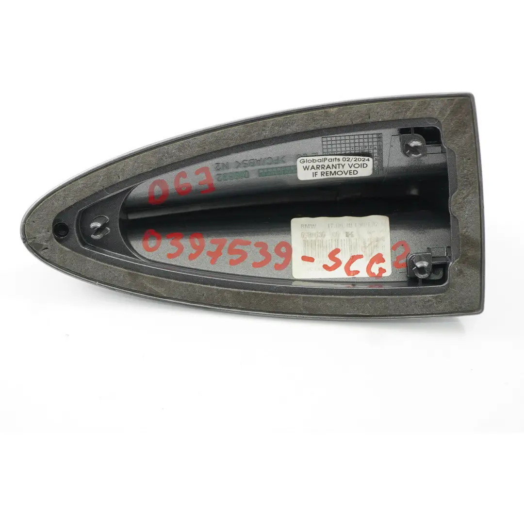 Cache antenne de toit gris espace métallisé - A52 pour BMW E90 E92 à propos du numéro de pièce 0397539 BMW E90 E92 Cache antenne de toit gris espace métallisé - A52 - SKU 0397539-SCG2 - Numéro de pièce 0397539