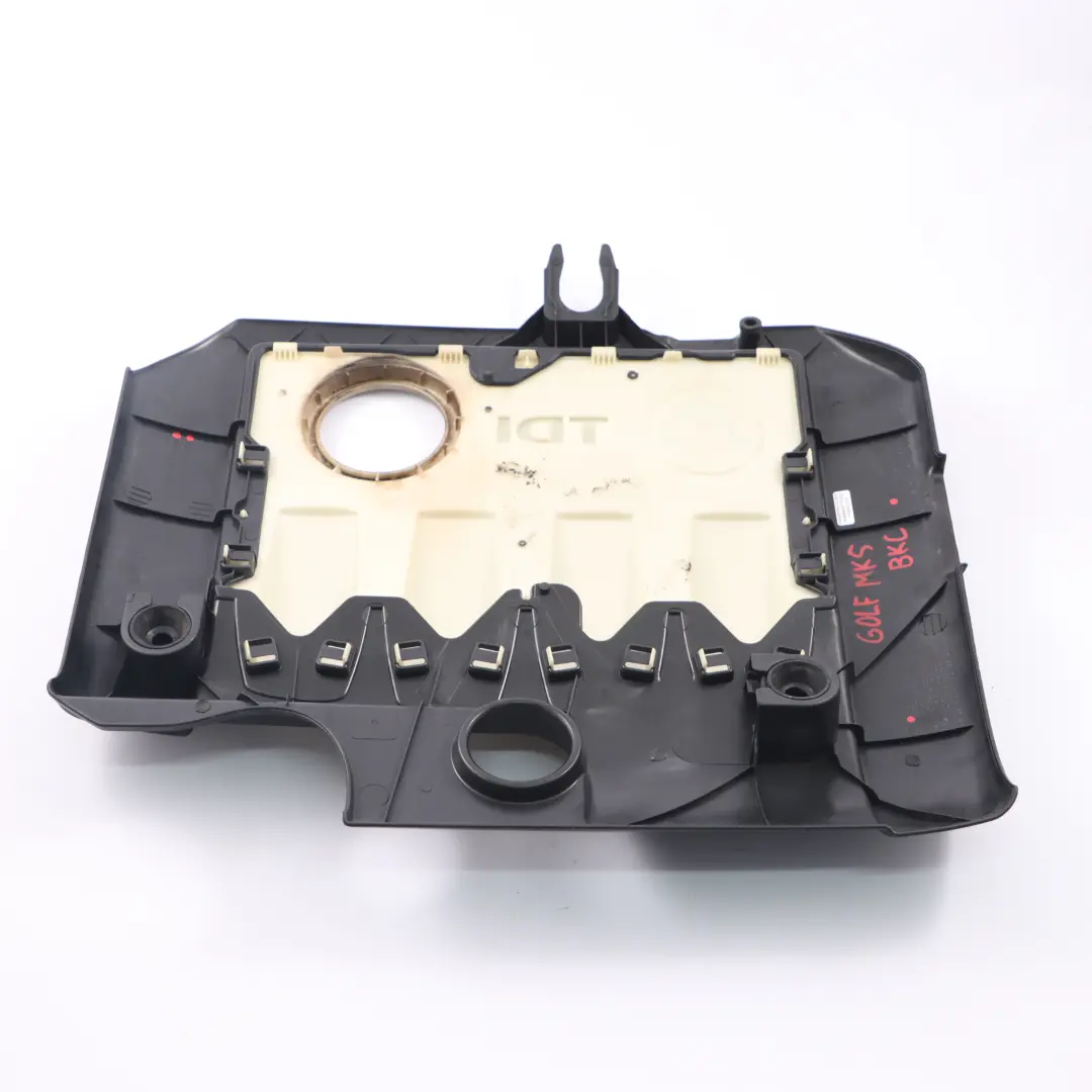 VW Golf MK5 Passat B6 1.9TDI Isolation du couvercle du moteur diesel - SKU 03G103925AA - Numéro de pièce 03G103925AA
