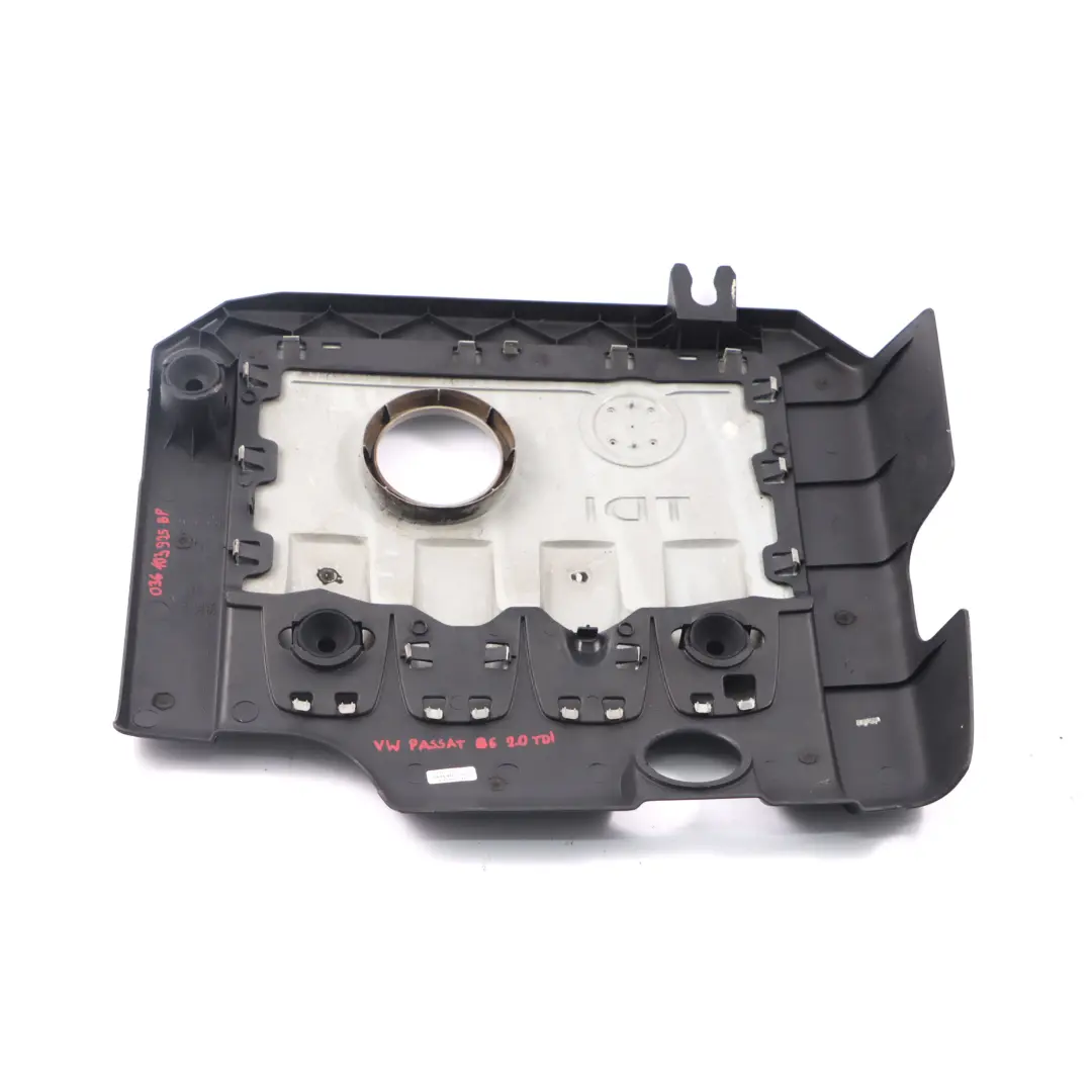 VW Golf MK 5 2.0 TDI Diesel Coperchio Motore Isolamento Trim - SKU 03G103925BP - Numero di parte 03G103925BP