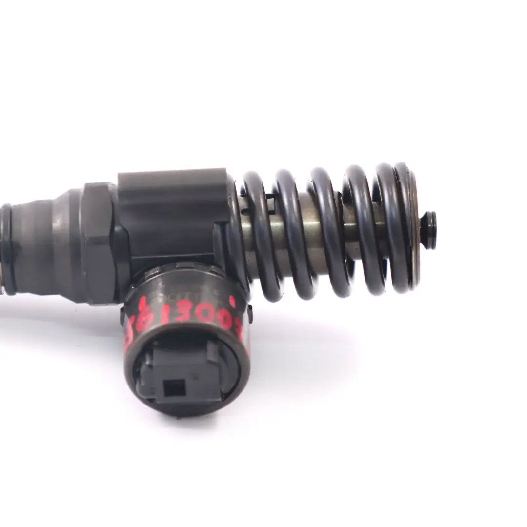 Volkswagen Golf 5 Audi A3 8P 2.0 TDI Inyector de combustible Boquilla - SKU 03G130073G - Número de pieza 03G130073G