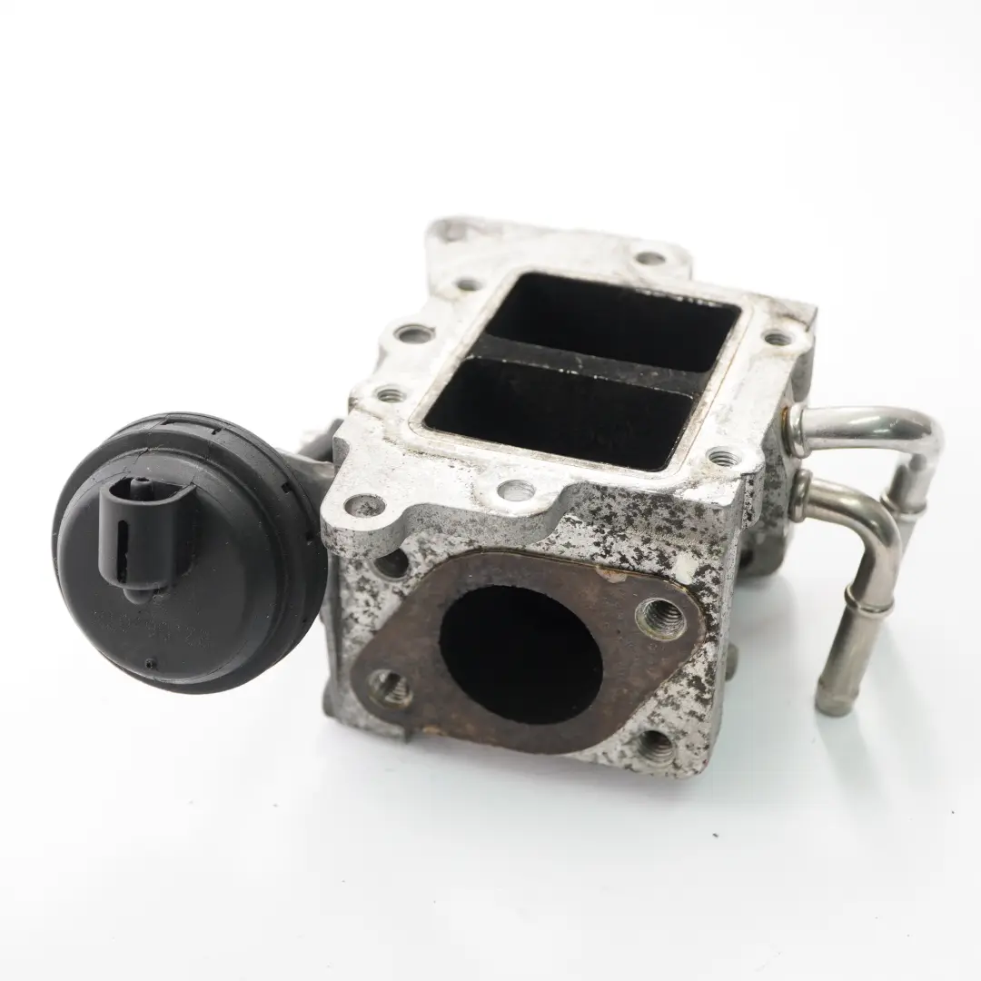 AGR-Kühler Ventilklappe Umgehung für Audi Volkswagen Seat Skoda TDI mit Teilenummer 03G131063E Audi Volkswagen Seat Skoda TDI AGR-Kühler Ventilklappe Umgehung - SKU 03G131063E - Teilenummer 03G131063E