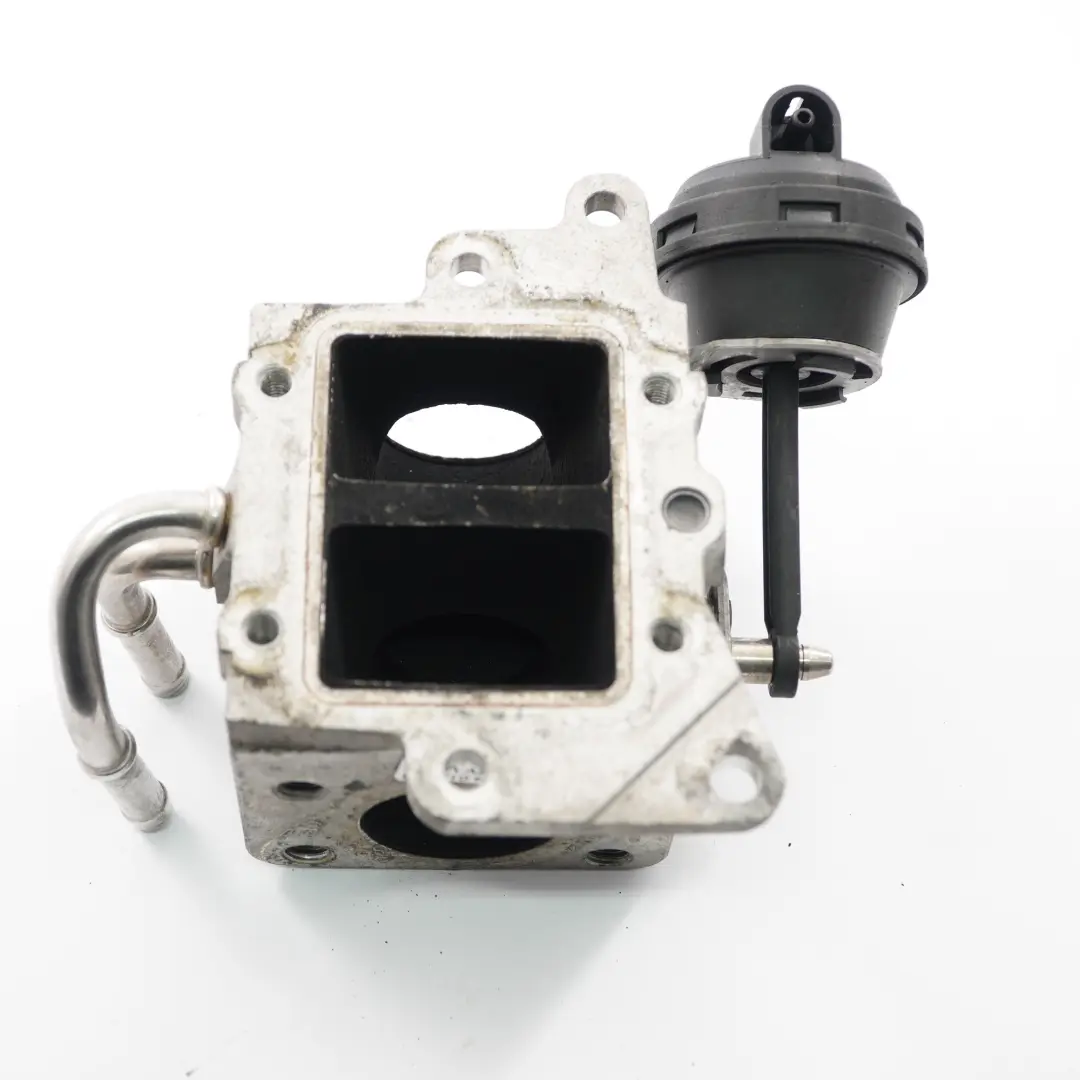 Clapet de vanne de refroidissement pour Audi Volkswagen Seat Skoda TDI EGR à propos du numéro de pièce 03G131063E Audi Volkswagen Seat Skoda TDI EGR Clapet de vanne de refroidissement - SKU 03G131063E - Numéro de pièce 03G131063E