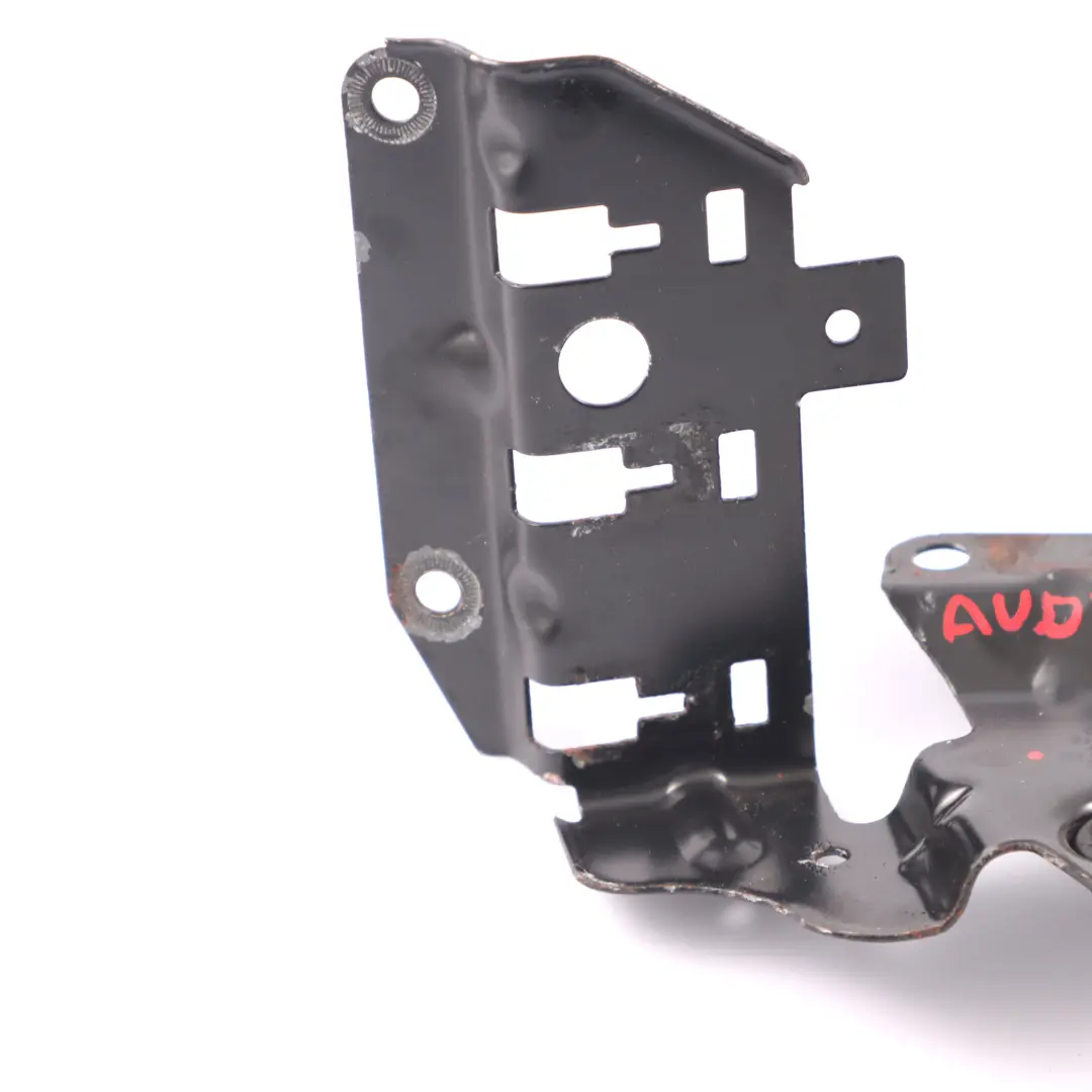 BRE Support montage de la soupape dépression EGR pour Audi A4 B7 2.0 TDI à propos du numéro de pièce 03G131133C Audi A4 B7 2.0 TDI BRE Support montage de la soupape dépression EGR - SKU 03G131133C - Numéro de pièce 03G131133C