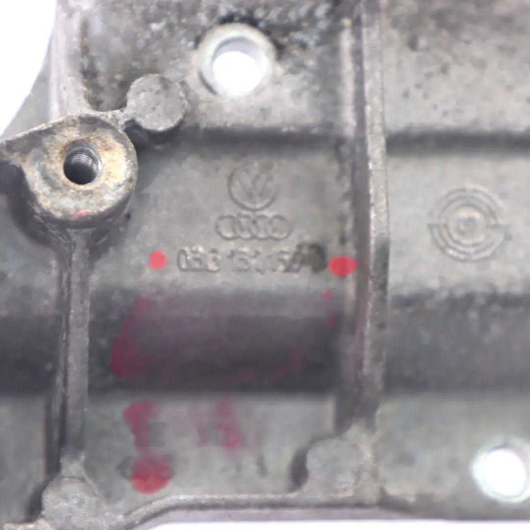 Support couvercle moteur Support collecteur d'admission pour Audi A4 B7 2.0 TDI à propos du numéro de pièce 03G131159B Audi A4 B7 2.0 TDI Support couvercle moteur Support collecteur d'admission - SKU 03G131159B - Numéro de pièce 03G131159B